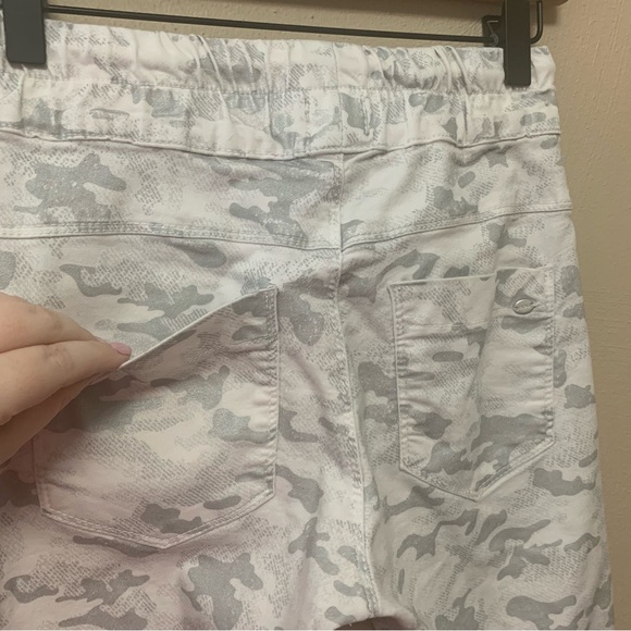 Bevy Flog Shely Jogger White Gray Silver Camo Size 24 - Picture 9 of 13